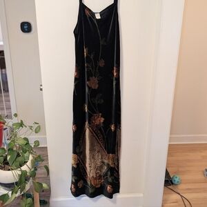Papas Fashion Vintage Floral Velvet Maxi Dress